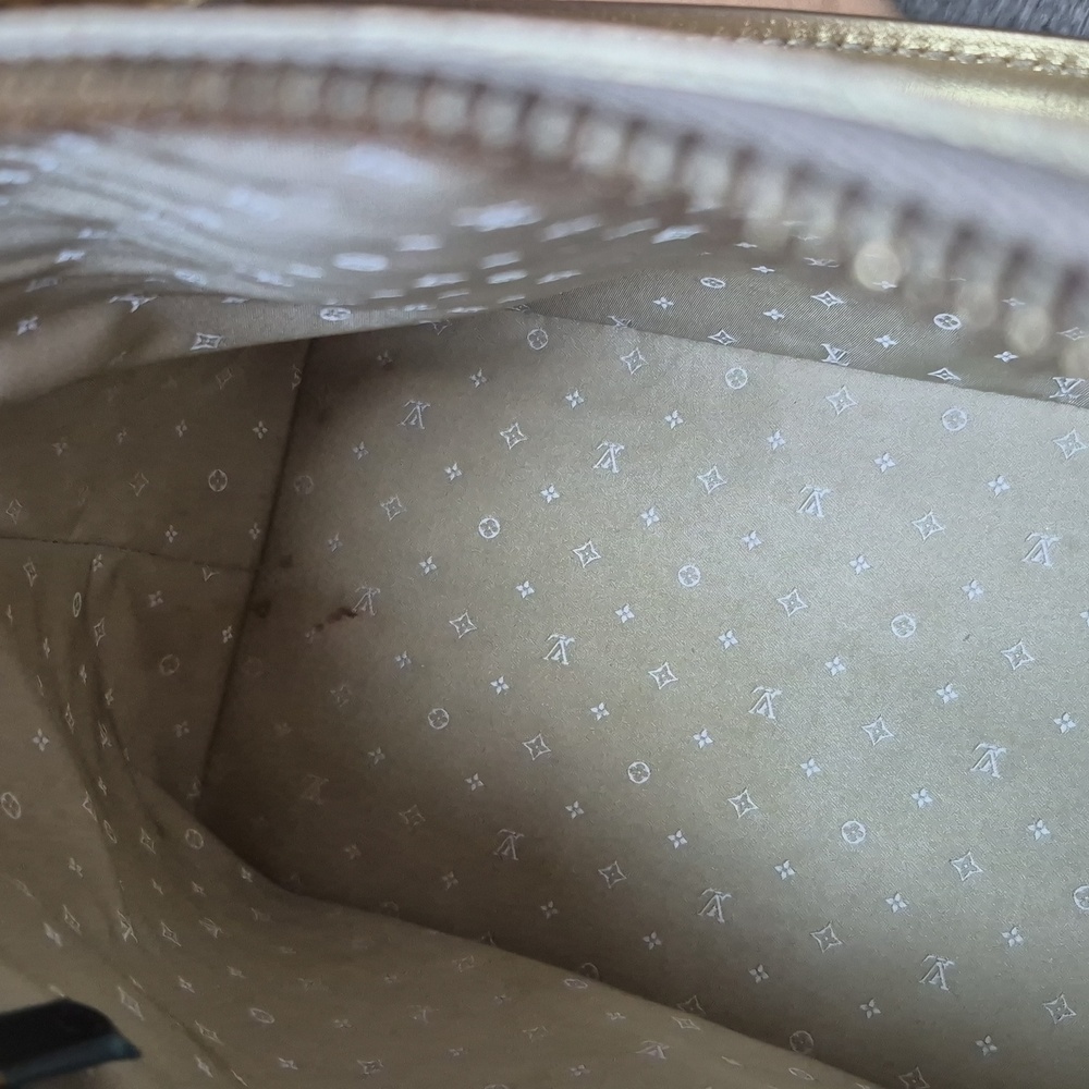 LOUIS VUITTON Suhari Lockit PM In Gold Large - Picture 17 of 17